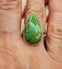 Load image into Gallery viewer, GREEN COPPER TURQUOISE RING - SIZE 7
