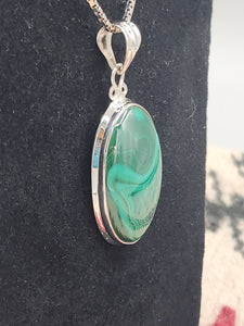 MALACHITE OVAL PENDANT SET