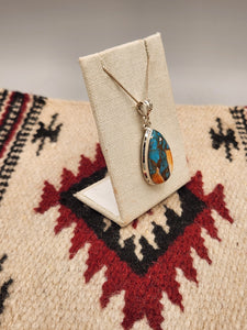 TURQUOISE AND SPINY OYSTER SHELL TEARDROP NECKLACE