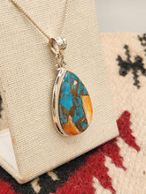 Load image into Gallery viewer, TURQUOISE AND SPINY OYSTER SHELL TEARDROP NECKLACE
