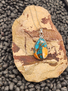 TURQUOISE AND SPINY OYSTER SHELL TEARDROP NECKLACE