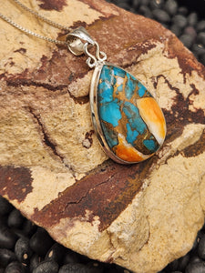 TURQUOISE AND SPINY OYSTER SHELL TEARDROP NECKLACE