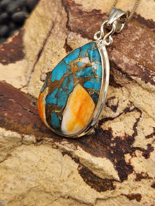 TURQUOISE AND SPINY OYSTER SHELL TEARDROP NECKLACE