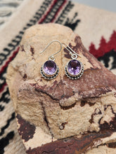 Load image into Gallery viewer, AMETHYST OVAL EARRINGS
