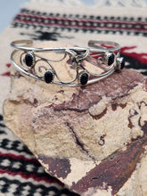 Load image into Gallery viewer, ONYX 5 STONE CUFF STYLE BRACELET ZL- MAX CALADITTO
