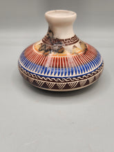 Load image into Gallery viewer, COLORED HORSEHAIR POTTERY - SEFARINA BENALLY
