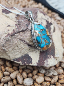 TURQUOISE AND SPINY OYSTER SHELL TEARDROP NECKLACE