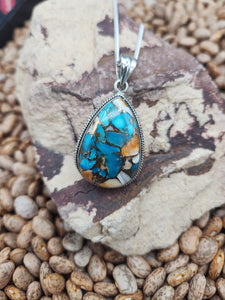 TURQUOISE AND SPINY OYSTER SHELL TEARDROP NECKLACE