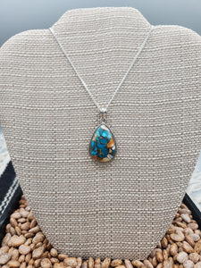 TURQUOISE AND SPINY OYSTER SHELL TEARDROP NECKLACE