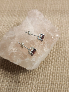 GARNET MINI POST EARRINGS  - 6mm ROUND