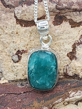 Load image into Gallery viewer, EMERALD NECKLACE &amp; EARRINGS SET
