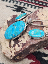 Load image into Gallery viewer, TURQUOISE NECKLACE &amp; EARRINGS - KINGMAN
