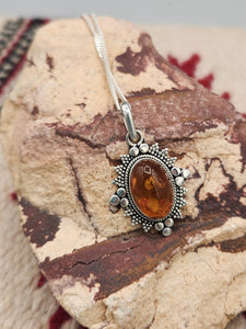 AMBER NECKLACE
