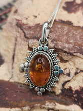 Load image into Gallery viewer, AMBER NECKLACE
