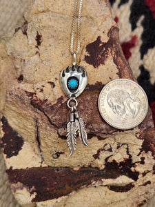 BEAR PAW NECKLACE WITH TURQUOISE & 2 FEATHERS - LEE SHORTY