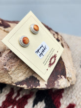 Load image into Gallery viewer, SPINY OYSTER SHELL MINI POST STYLE EARRINGS  - 9 MM - ROUND
