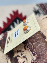 Load image into Gallery viewer, SPINY OYSTER SHELL MINI POST STYLE EARRINGS  - 9 MM - ROUND
