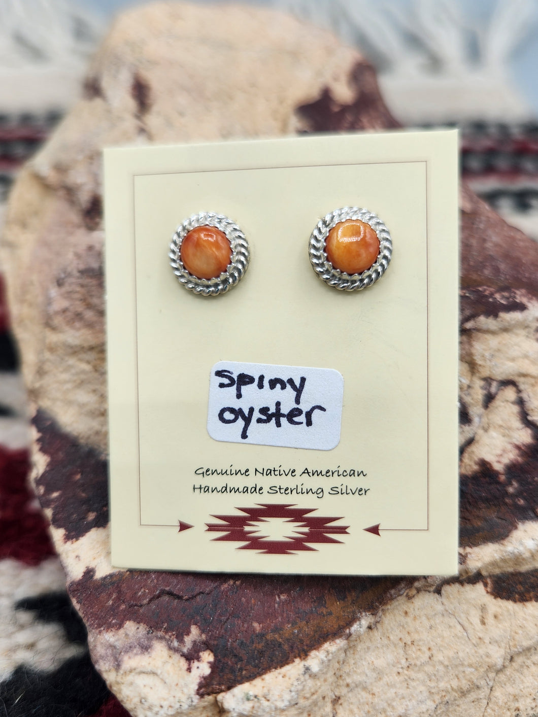 SPINY OYSTER SHELL MINI POST STYLE EARRINGS  - 9 MM - ROUND