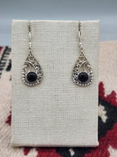 Load image into Gallery viewer, ONYZ FILIGREE EARRINGS - STERLING SILVER
