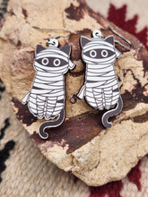 Load image into Gallery viewer, MUMMY CAT EARRINGS- WOOD
