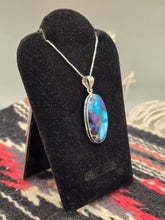 Load image into Gallery viewer, KINGMAN ICE BLUE DAHLIA PENDANT- OVAL
