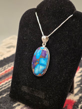 Load image into Gallery viewer, KINGMAN ICE BLUE DAHLIA PENDANT- OVAL
