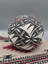 Load image into Gallery viewer, ACOMA SEED POT - RACHEL CONCHO
