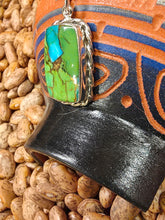 Load image into Gallery viewer, GREEN COPPER TURQUOISE NECKLACE - RECTANGLE
