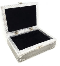 Load image into Gallery viewer, DREAMCATCHER SILVER METAL BOX
