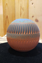 Load image into Gallery viewer, NAVAJO ETCHWARE POTTERY - SEED POT - MICHAEL CHARLIE
