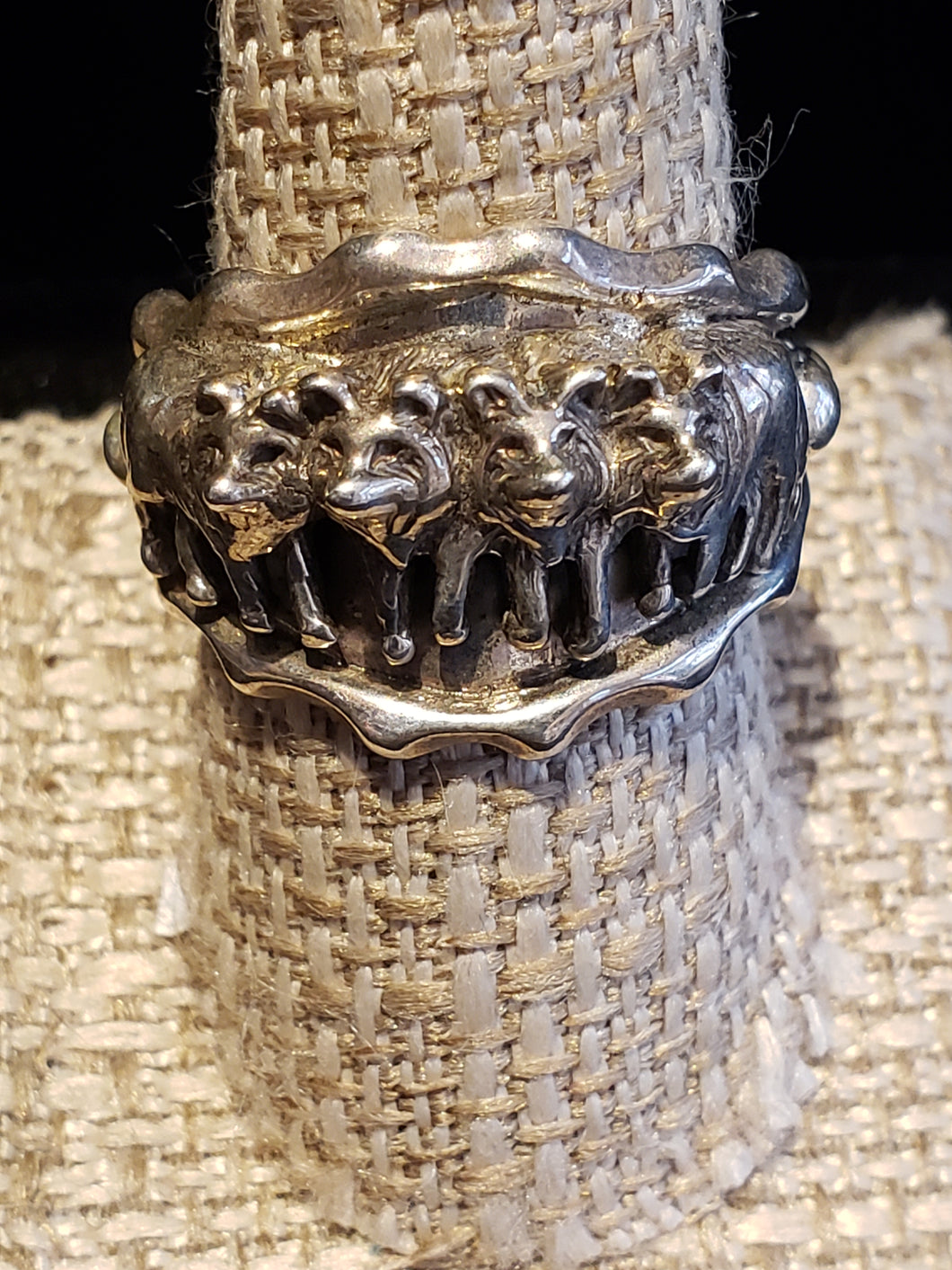 STERLING SILVER WOLVES RING - multiple sizes