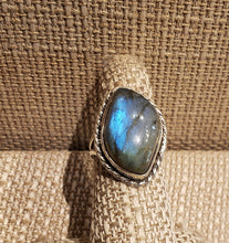 Load image into Gallery viewer, LABRADORITE RING -SIZE 6.5
