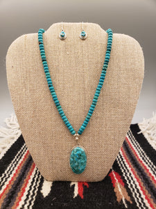 TURQUOISE NECKLACE WITH ATTACHED PENDANT