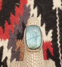 Load image into Gallery viewer, LABRADORITE RING - SIZE 7
