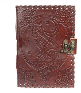 LEATHER LOCKING JOURNAL - CAT, MOON & STARS